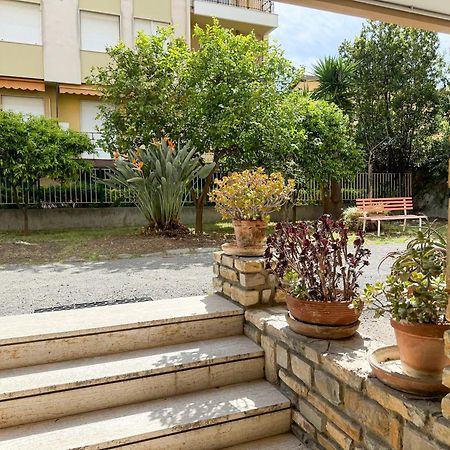 Casa Febo, In Centro Con Parcheggio Privato A 200 Mt Dal Mare Hotell Bordighera Eksteriør bilde