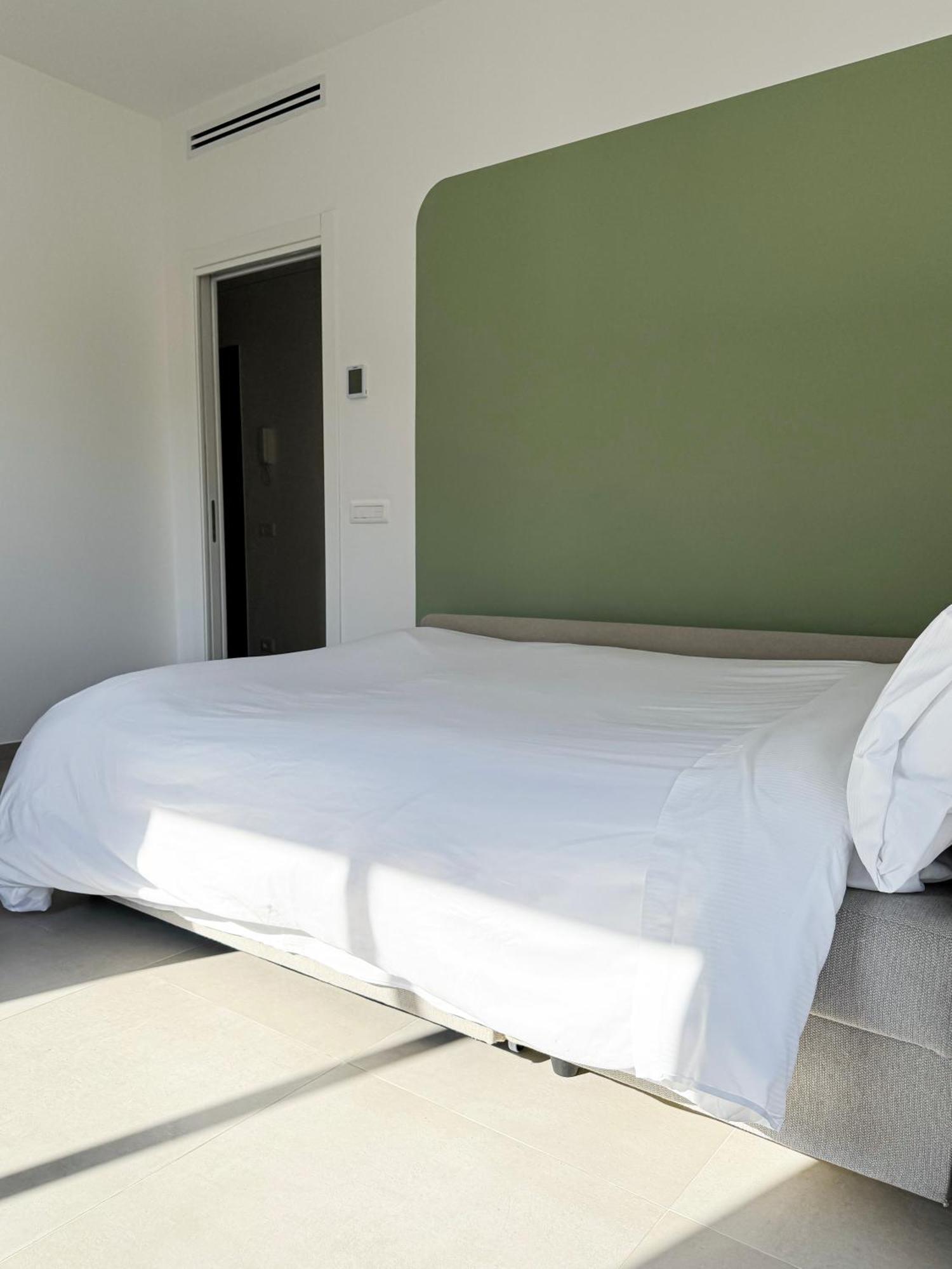 Casa Febo, In Centro Con Parcheggio Privato A 200 Mt Dal Mare Hotell Bordighera Eksteriør bilde
